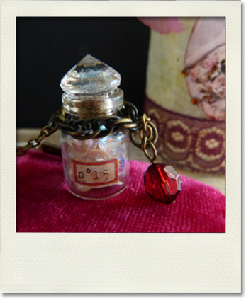Collier fiole chic n&deg;15