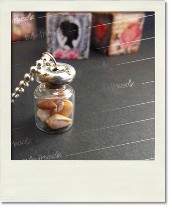 Collier fiole coquillages