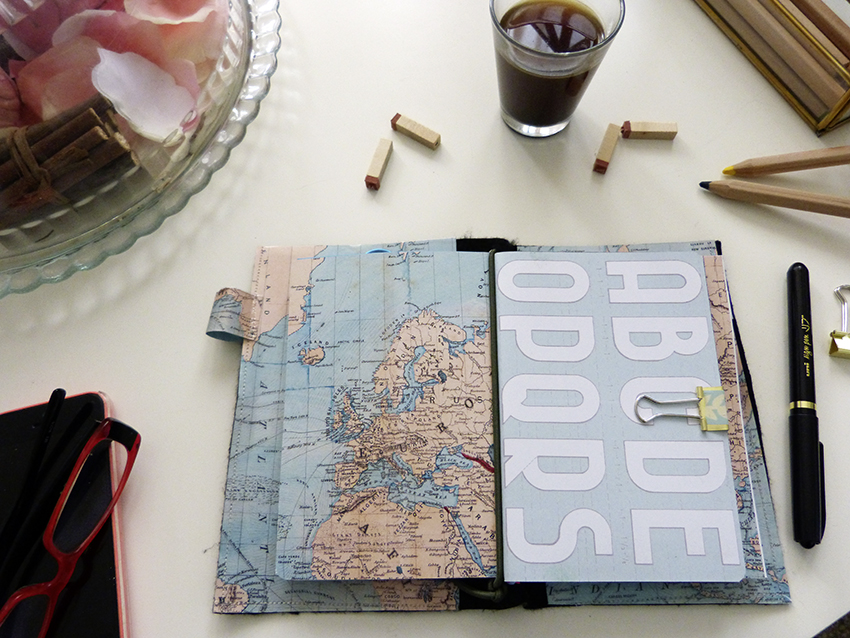 Buldori carte du monde bleue + carnets