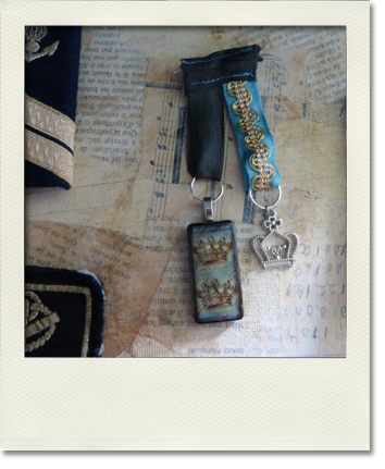 Broche militaire couronne
