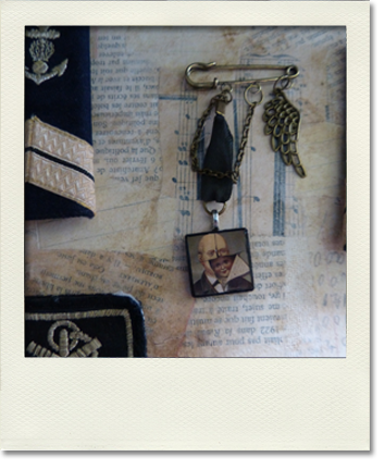 Broche militaire style steampunk