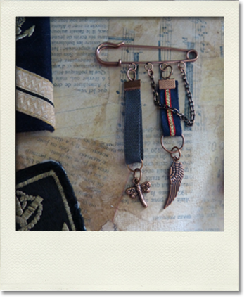 Broche militaire libellule
